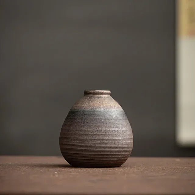 Handcrafted Ceramic Vase – Modern Minimalist Home Décor