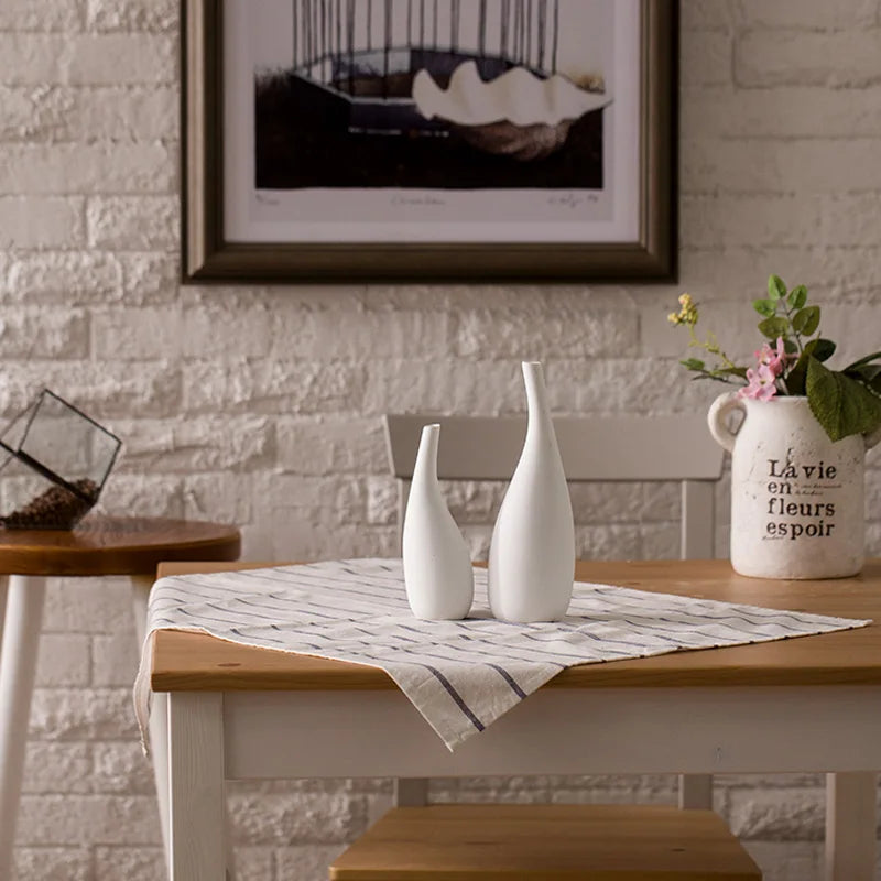 White Ceramic Matte Vase – Minimalist Home Decor for Dried Flowers & Centerpieces
