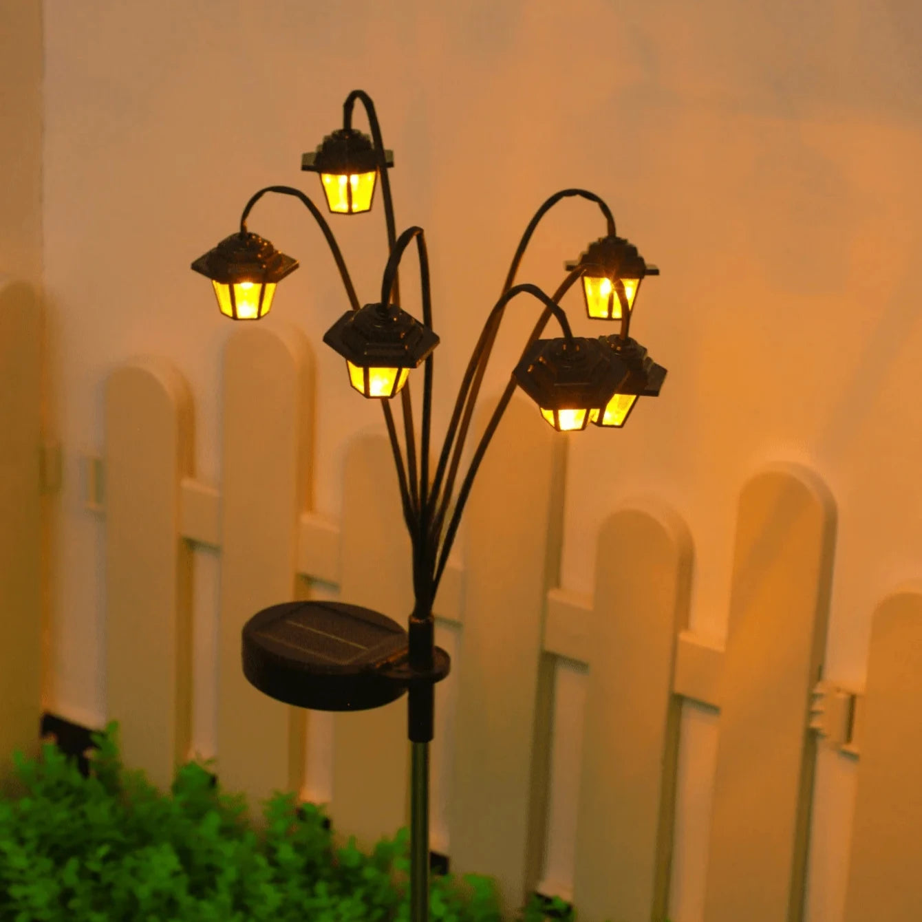 Retro Solar Garden Lamp – Vintage Lantern Outdoor Decorative Light