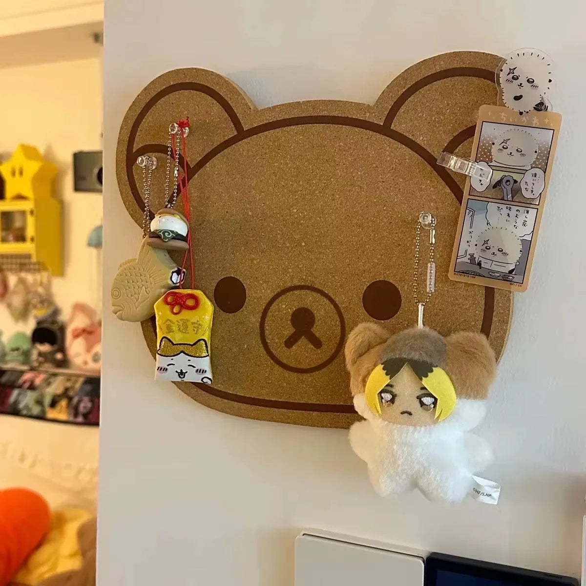 Rilakkuma Ayı Keçe Duvar Panosu – Çocuk Odası Dekor Sticker