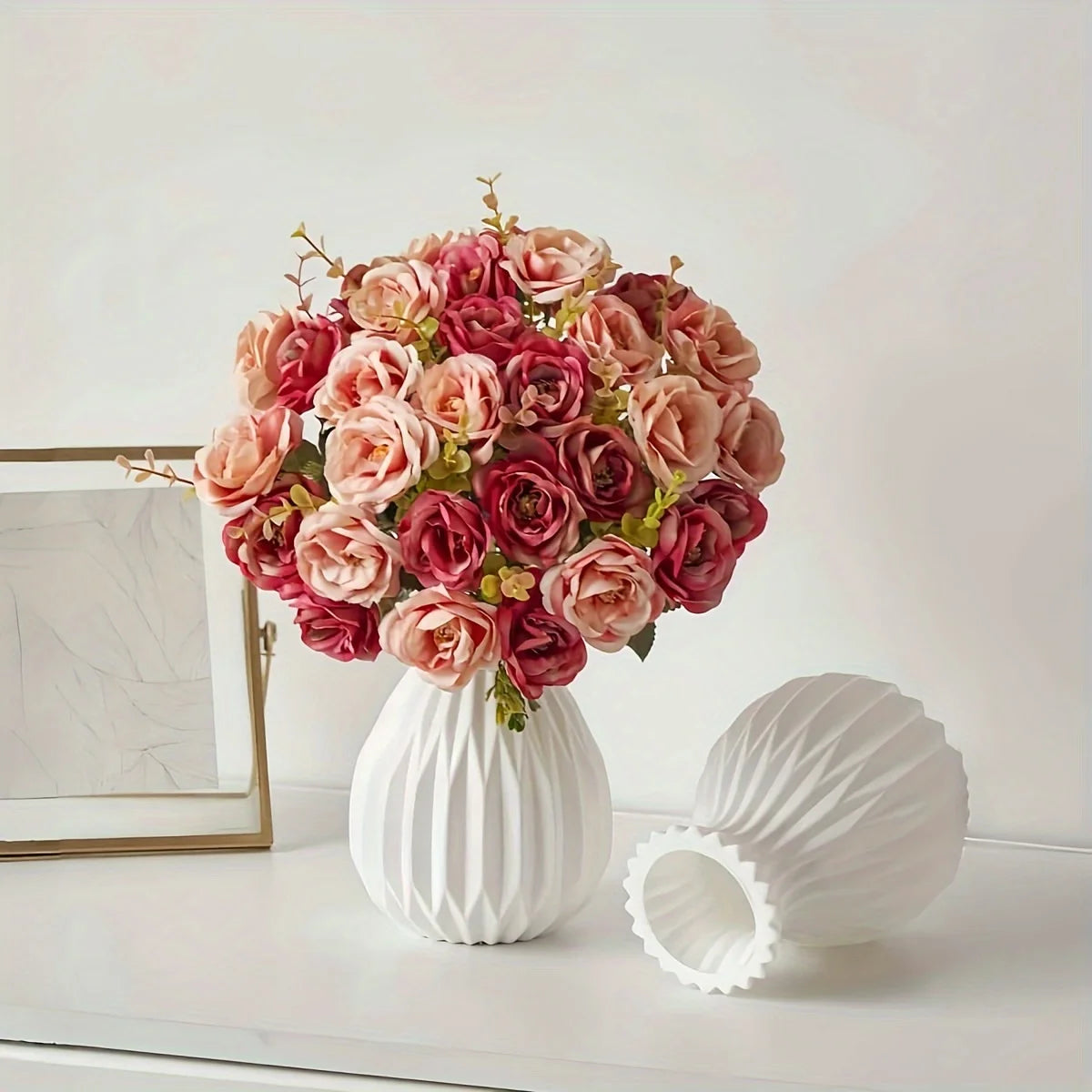 Minimalist Ceramic-Look Vase – Modern Home Decor for Living Room & Table